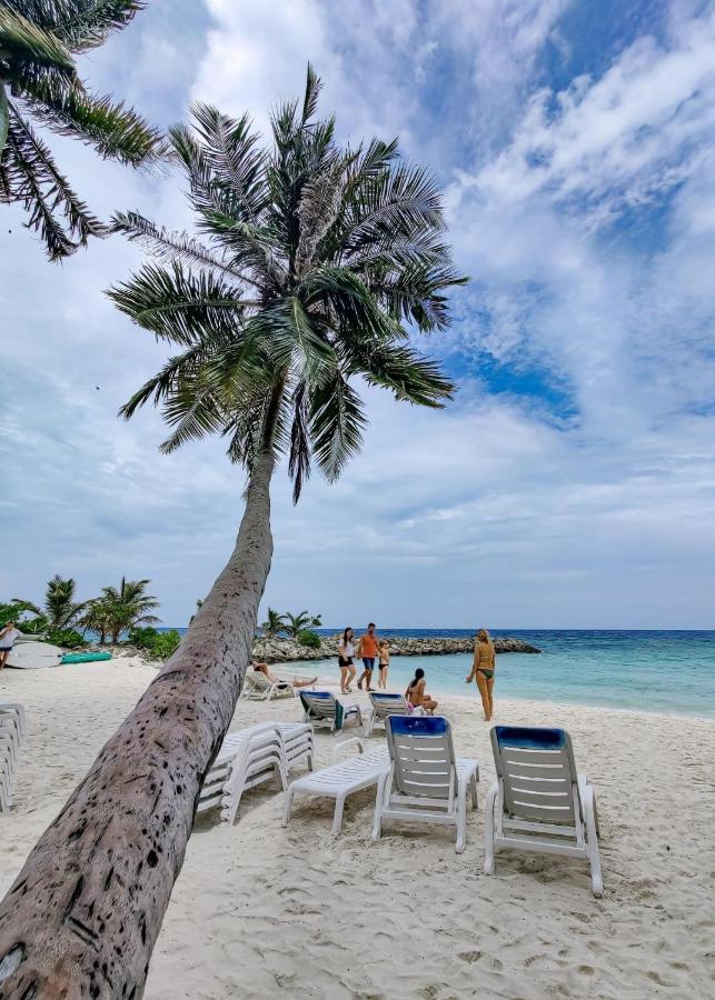 Pelican Beach остров Маафуши Екстериор снимка