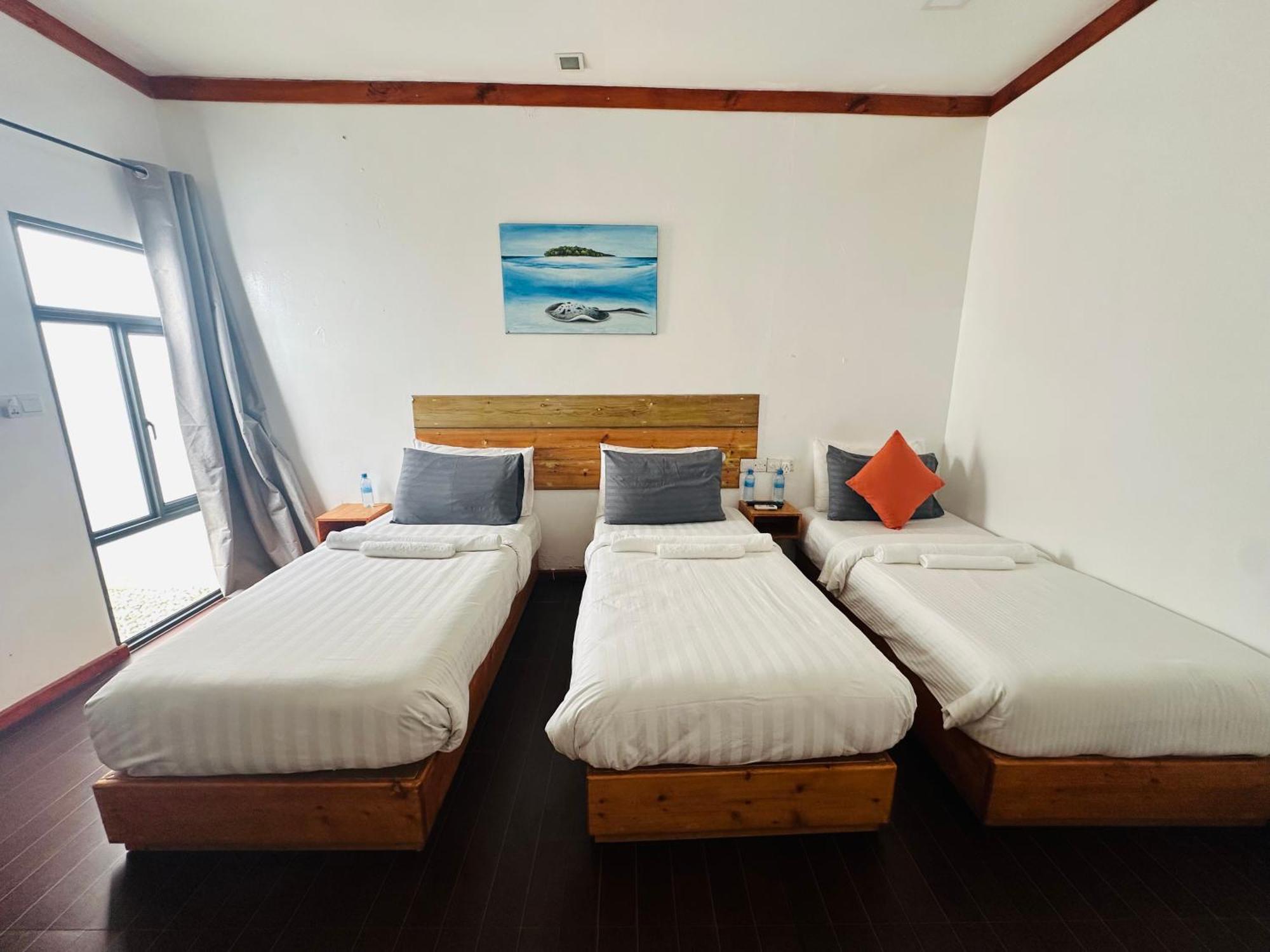 Pelican Beach остров Маафуши Екстериор снимка